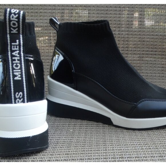 MICHAEL Michael Kors Size 7.5M SLYLER Bootie Soft Stretch-Knit Sock Sneaker - Picture 1 of 8
